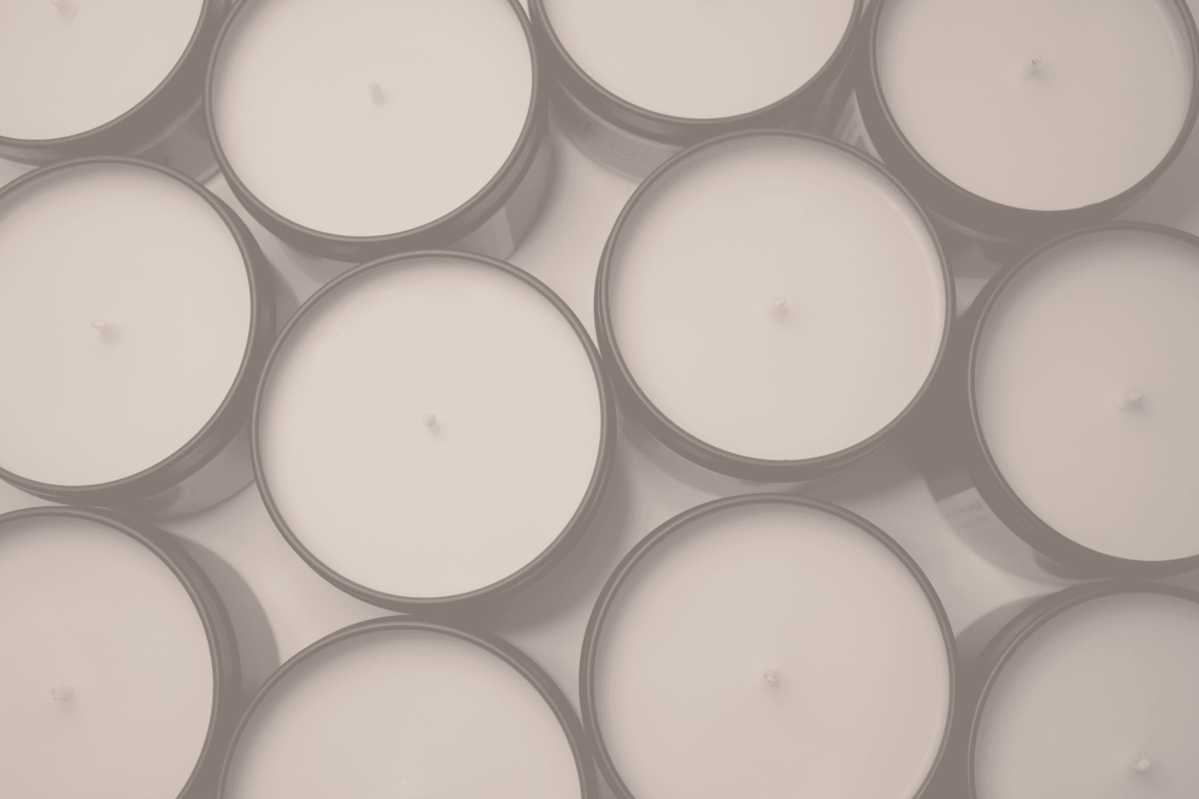 Wallflower Candles — ръчно изработени ароматни свещи от соев восък